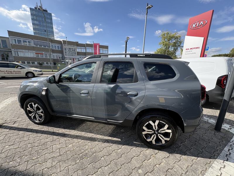 Fahrzeugabbildung Duster II 1.3 TCe 130 Journey 2WD Bild 7 von 18