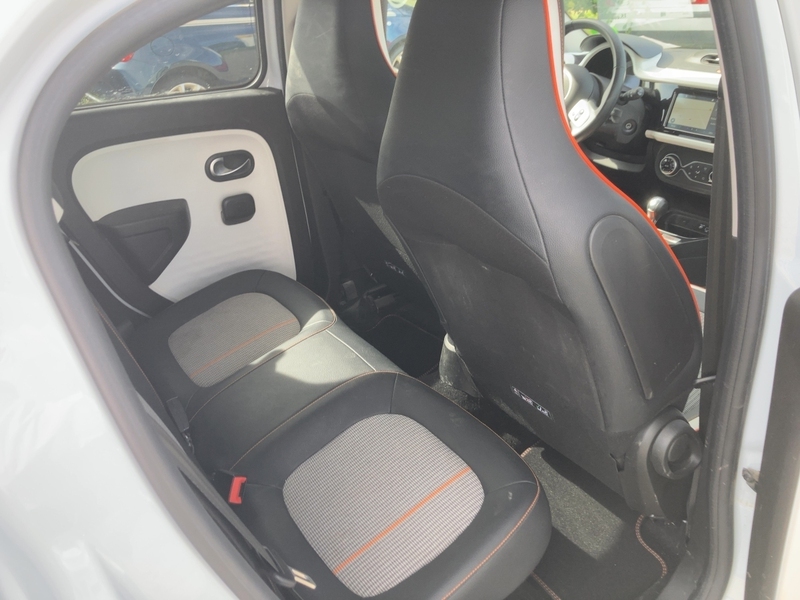 Fahrzeugabbildung Twingo ELECTRIC VIBES Bild 16 von 20