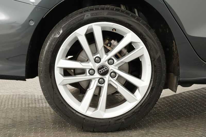 AUDI A3 A3 30 TFSI S tronic — photo 5