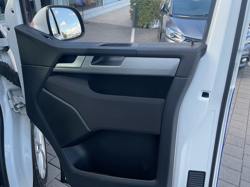Fahrzeugabbildung T6 Multivan Comfortline /DSG Bild 17 von 17