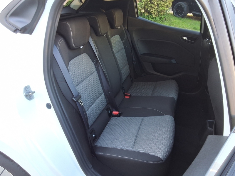 Fahrzeugabbildung Clio V TCe 90 Evolution Bild 12 von 15