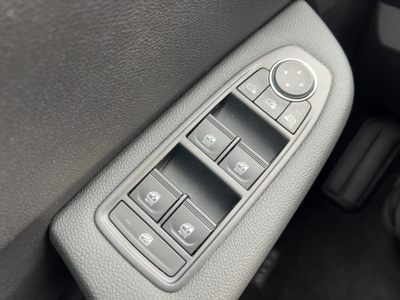 Fahrzeugabbildung Clio EVOLUTION TCe 90 Bild 20 von 23