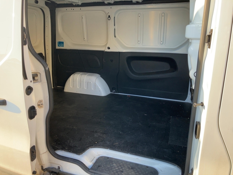 Fahrzeugabbildung Trafic Kastenwagen KLIMA NAVI Bild 8 von 15