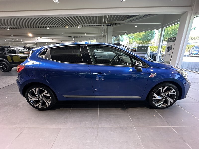 Fahrzeugabbildung Clio R.S. LINE E-TECH 145 Bild 8 von 50