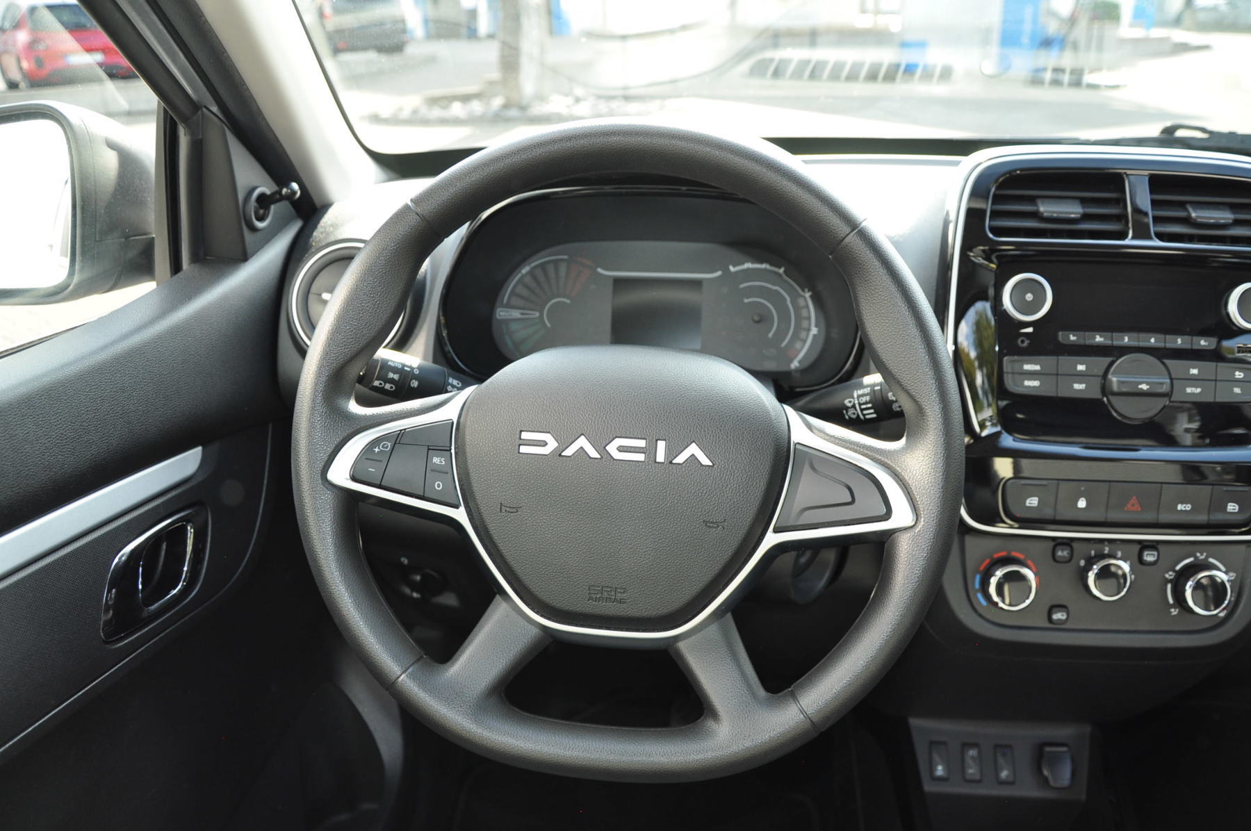 Dacia Spring – Bild 14