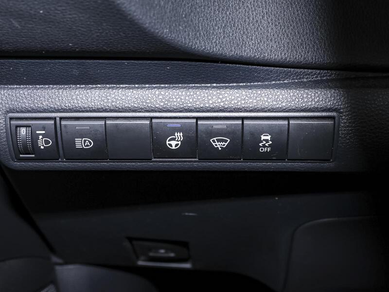 Fahrzeugabbildung Corolla KLIMA Carplay ACC Kamera Bild 11 von 15
