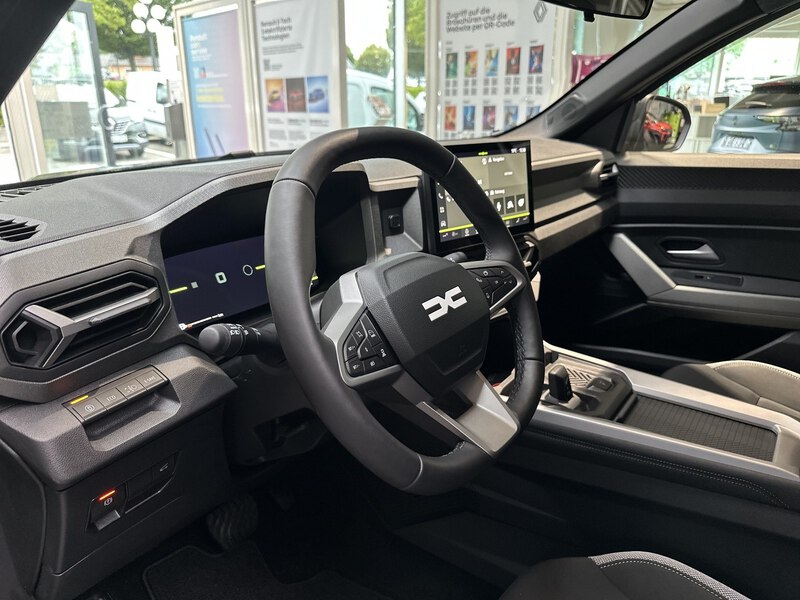 Fahrzeugabbildung Bigster Journey HYBRID 155 Bild 37 von 50