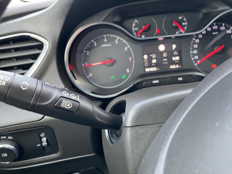 Fahrzeugabbildung Grandland X Dynamic FWD 130PS Bild 16 von 20