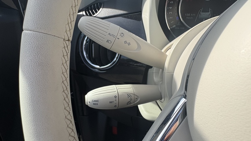 Fahrzeugabbildung 500C Cabrio 1.0 70PS Dolcevita Navi PDC Klima Bild 12 von 18