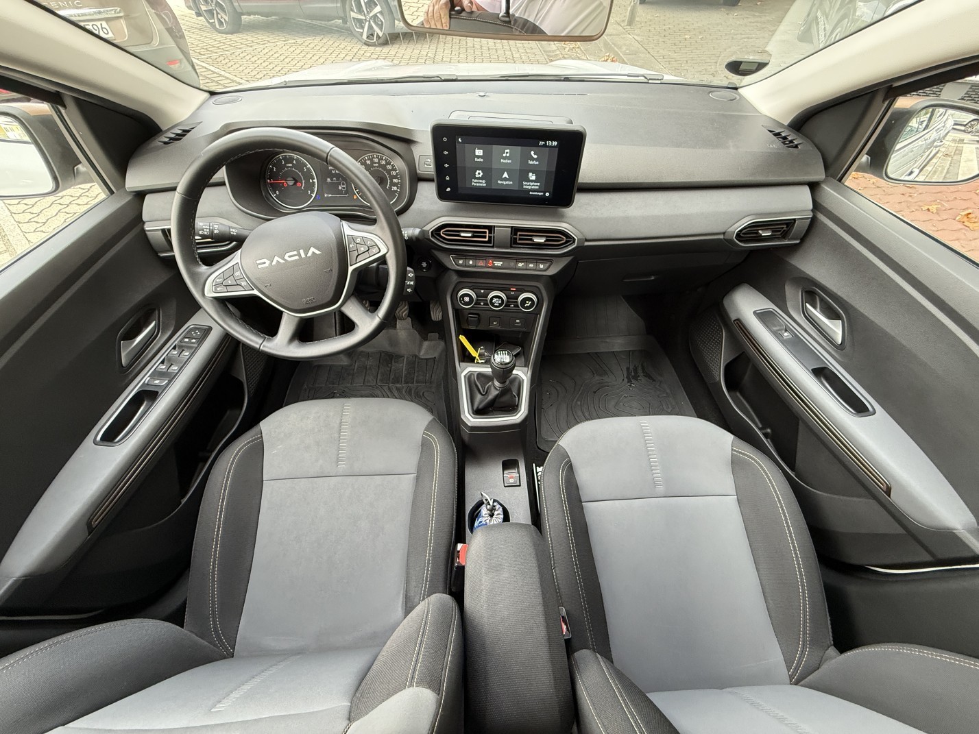 Dacia Sandero – Bild 9