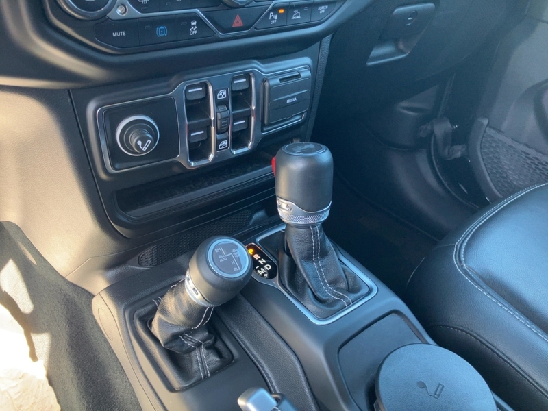 Fahrzeugabbildung Wrangler 4x4 Automatik, Carplay Bild 19 von 20
