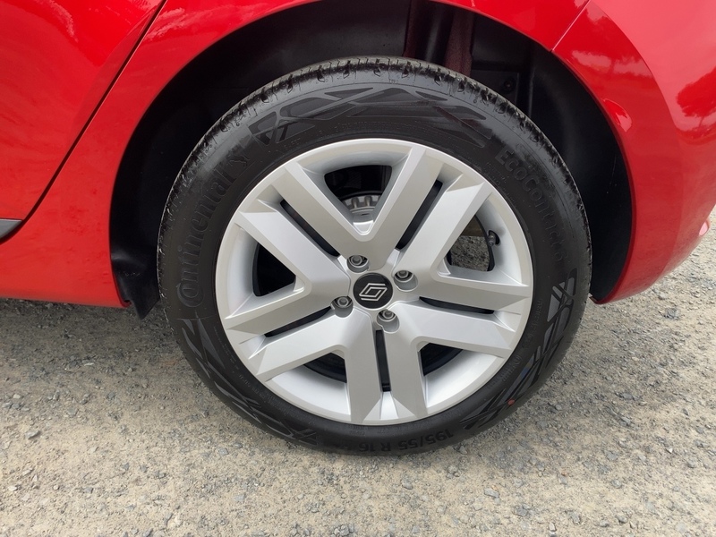 Fahrzeugabbildung Clio EVOLUTION SCe 65 Bild 12 von 19