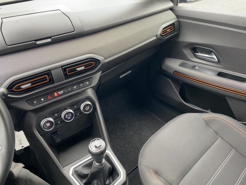 Fahrzeugabbildung Sandero Stepway Comfort TCe 90 Bild 20 von 21
