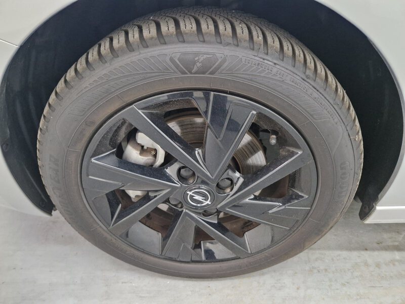 Fahrzeugabbildung Corsa 1.2 Turbo GS Automatik Kamera Klima Bild 7 von 32