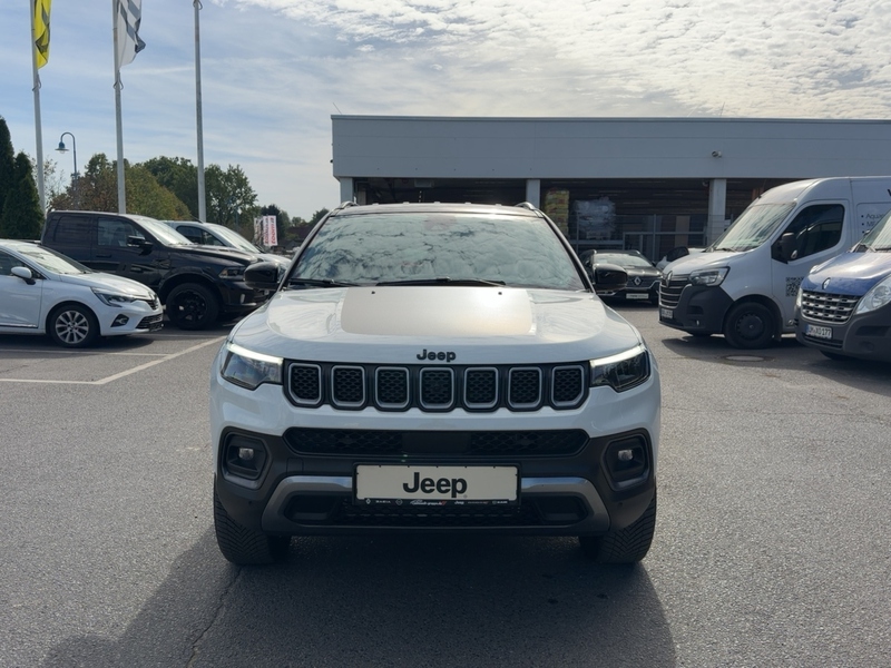 Fahrzeugabbildung Compass  High Upland Plug-In Hybrid 4xe Bild 6 von 15