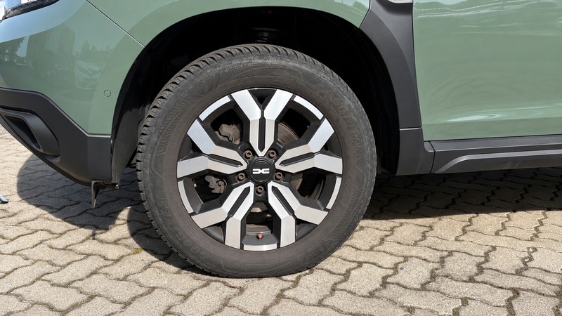 Fahrzeugabbildung Duster 4x4 Bild 20 von 20