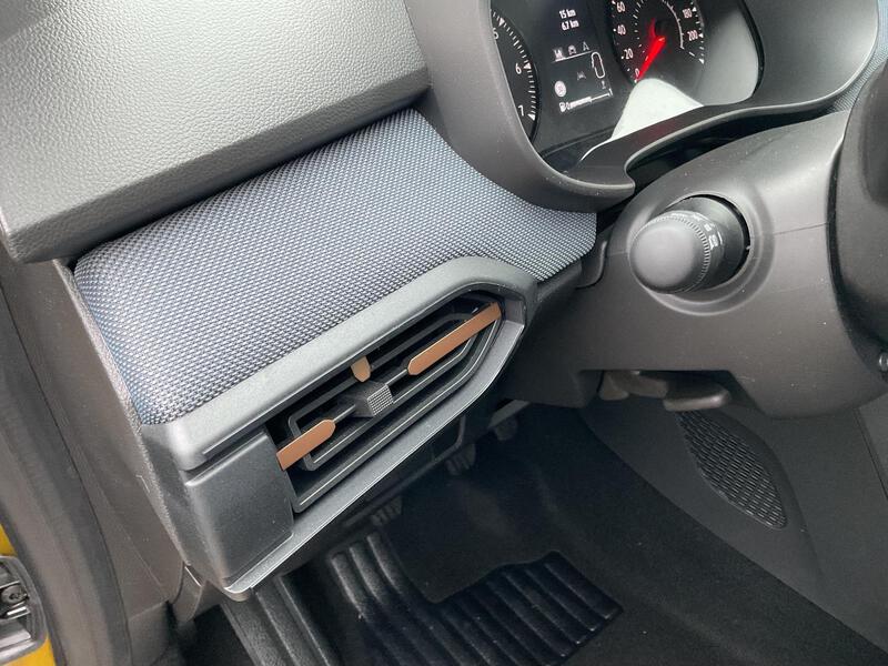 Fahrzeugabbildung Sandero Stepway Expression TCe 110 Bild 13 von 15