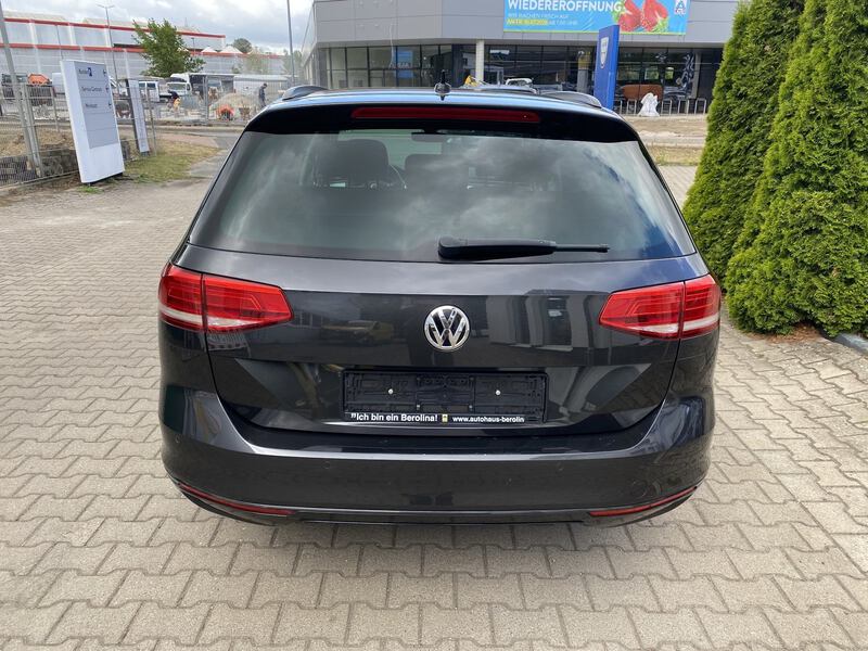 VW Passat Variant