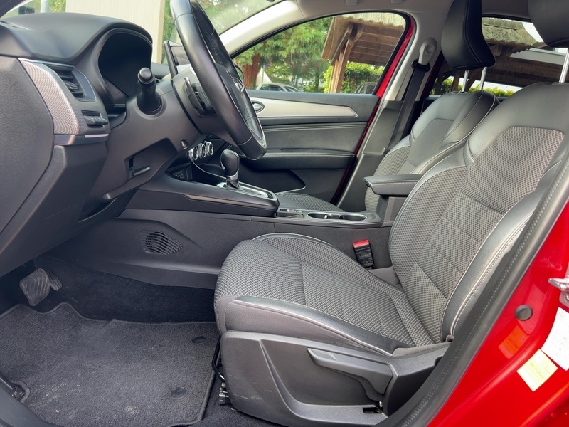 Fahrzeugabbildung Arkana TCe 140 EDC Intens *Navi,PDC,SHZ,GJR* Bild 10 von 15