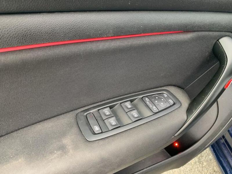 Fahrzeugabbildung Megane Limited Bild 10 von 15