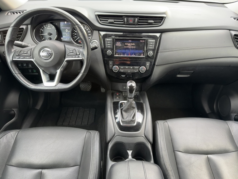 Fahrzeugabbildung X-Trail AUTOMATIK/7SITZER Bild 8 von 15