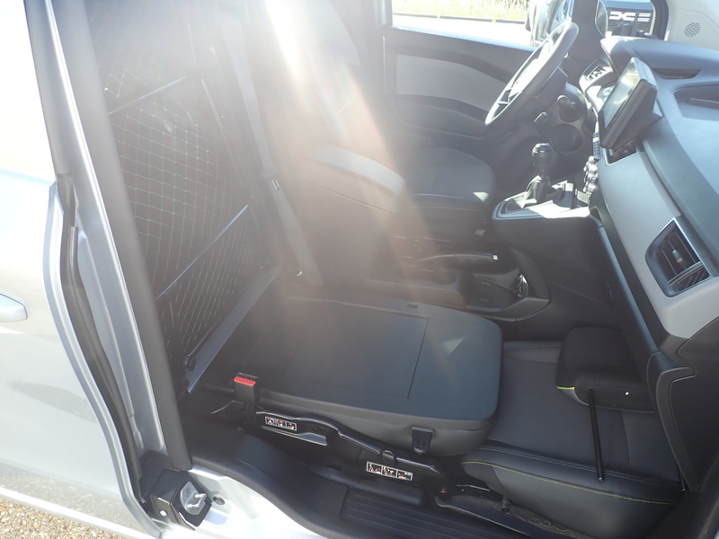 Fahrzeugabbildung Kangoo Rapid Extra TCe 100 FAP Open Sesame by Renault Bild 10 von 24