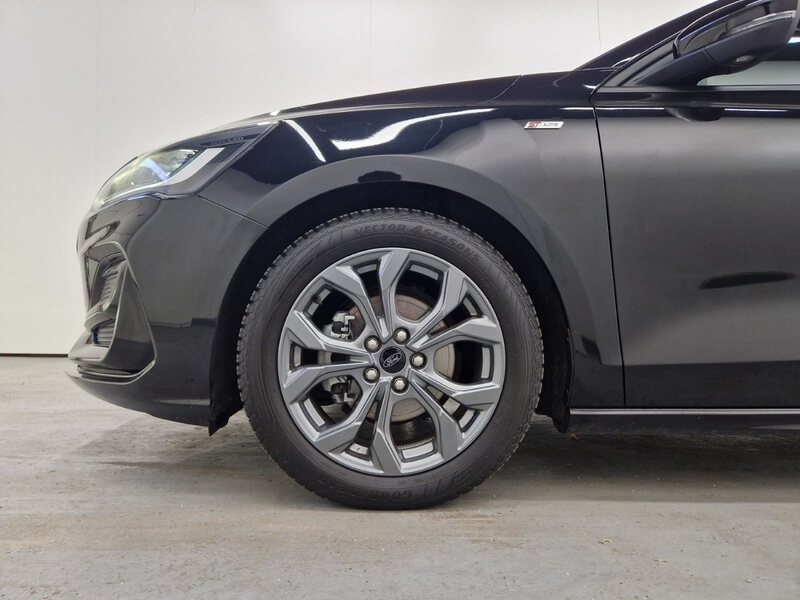 Fahrzeugabbildung Focus 1.0 EcoBoost ST-Line Turnier SYNC4 Bild 6 von 25