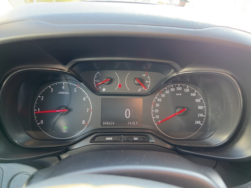 Fahrzeugabbildung Combo KLIMA ABS Fahrerairbag Beifahrerairbag ESP Bild 14 von 25