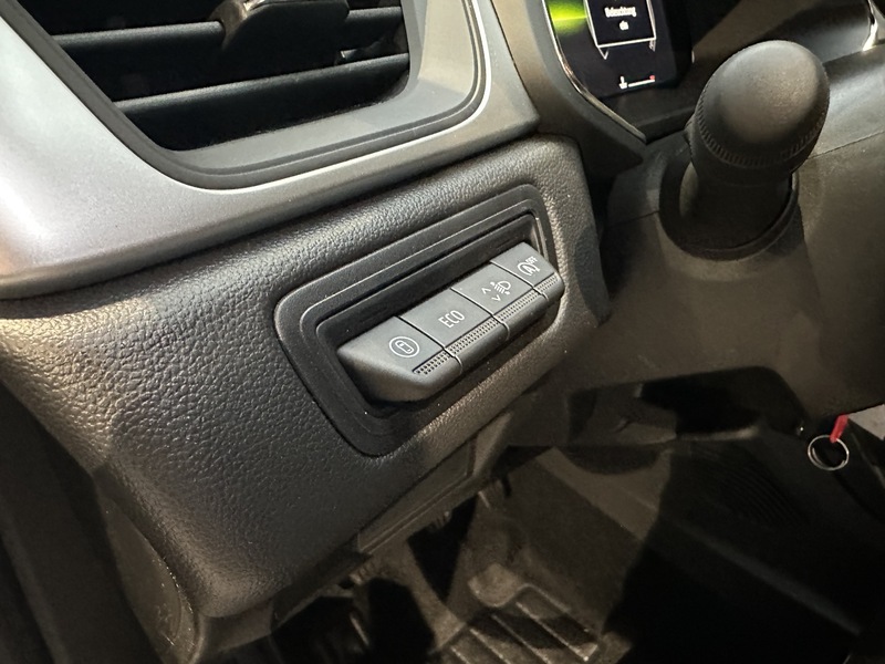 Fahrzeugabbildung Captur Evolution TCe 90 PS Bild 35 von 50
