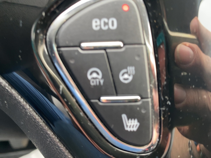 Fahrzeugabbildung Corsa 1.4 ON ecoFlex 90PS Bild 21 von 21
