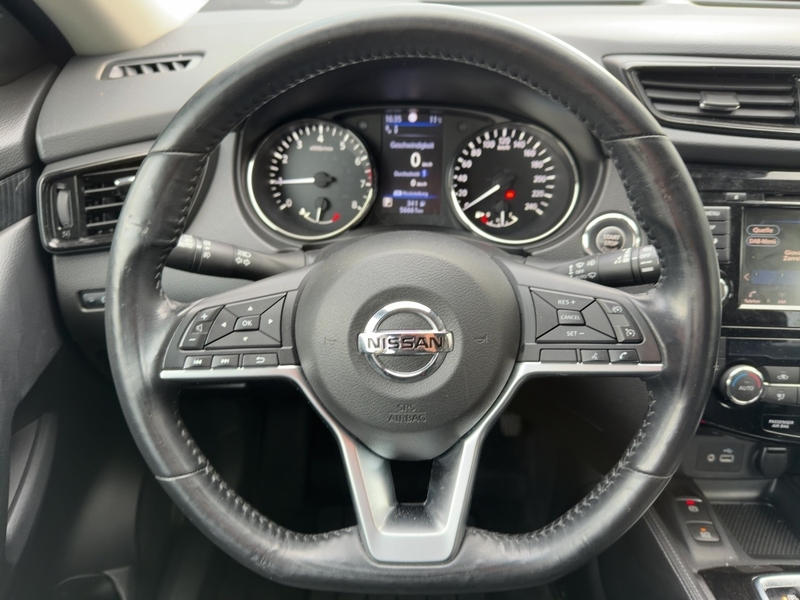 Fahrzeugabbildung X-Trail AUTOMATIK/7SITZER Bild 9 von 15