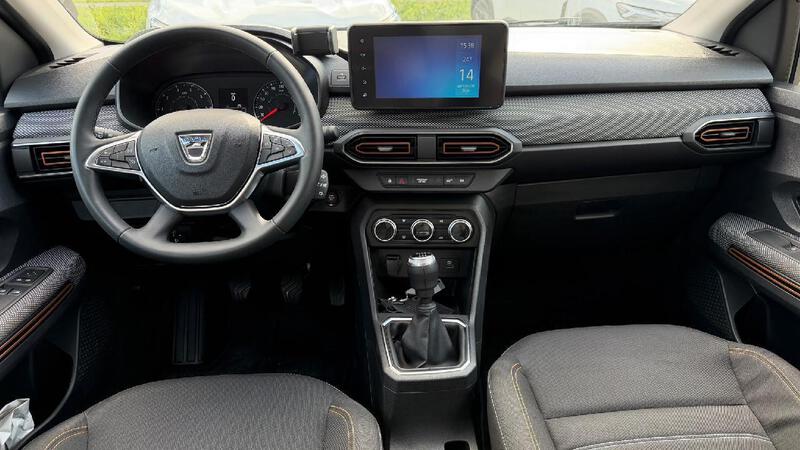 Fahrzeugabbildung Sandero Stepway Comfort TCe 90 Bild 10 von 18