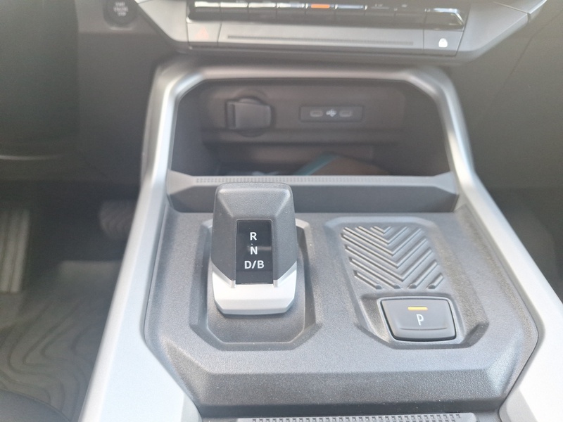 Fahrzeugabbildung Bigster 1.8 E-TECH Hybrid 155 Extreme Bild 10 von 17