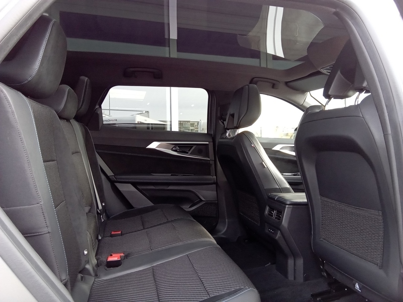 Fahrzeugabbildung Espace Esprit Alpine E-Tech Hybrid Bild 12 von 16