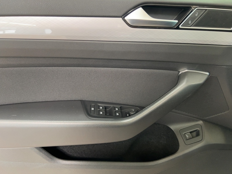 VW Passat Variant