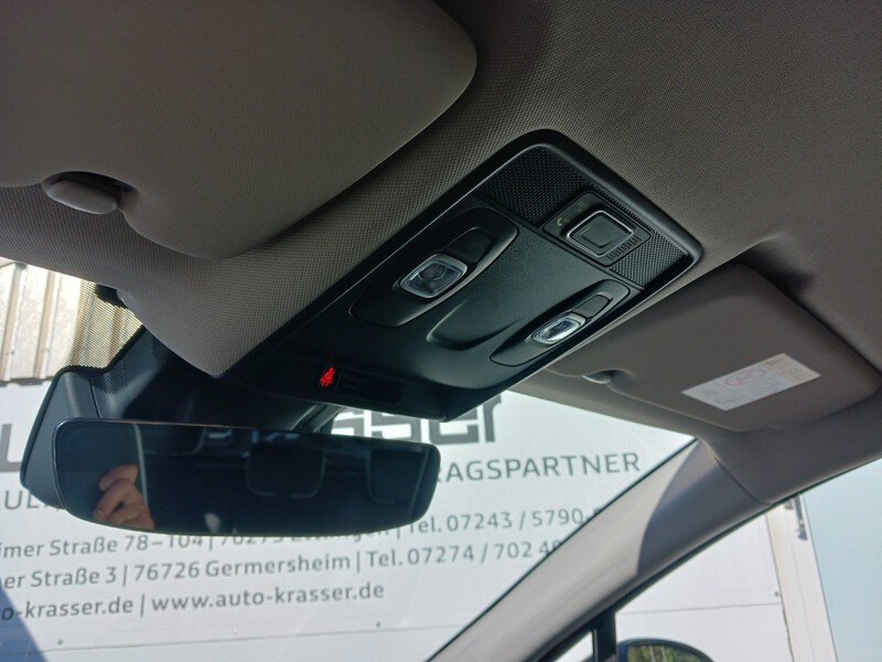 Fahrzeugabbildung Captur Intens TCe 130 EDC Start&Stop *AUTOMATIK* Bild 29 von 29