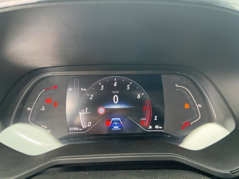 Fahrzeugabbildung Clio Apple CarPlay PDC KLIMA BT ABS Bild 17 von 20