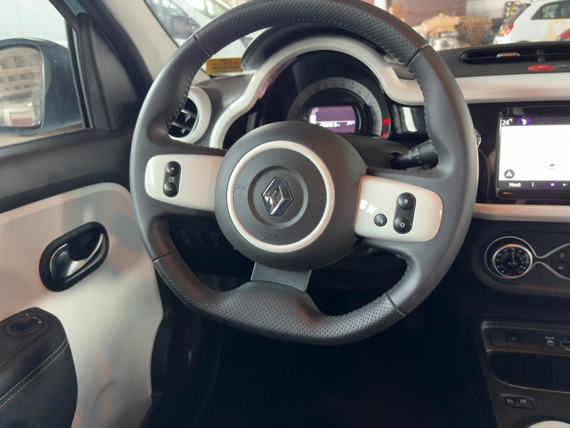 Fahrzeugabbildung Twingo E-Tech 100% elektrisch Klimaautomatik Bild 14 von 16