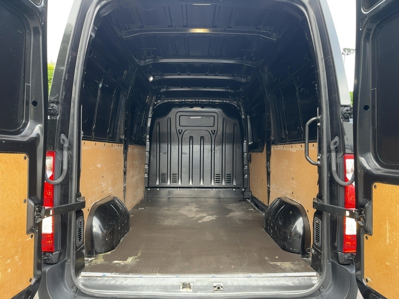 Fahrzeugabbildung Interstar AHK Bild 13 von 15