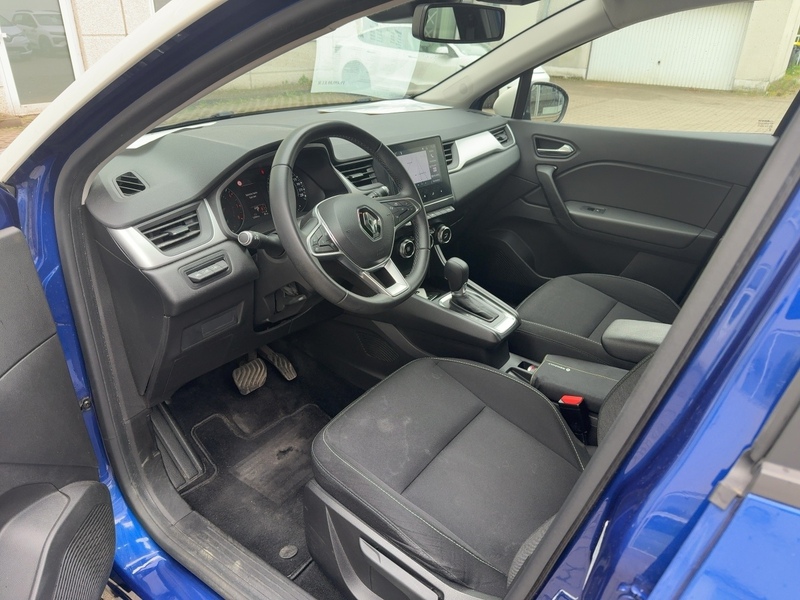 Fahrzeugabbildung Captur Automatik Bild 7 von 16