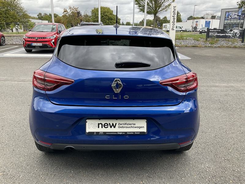 Fahrzeugabbildung Clio *Navigation*Winterpaket* Bild 4 von 21
