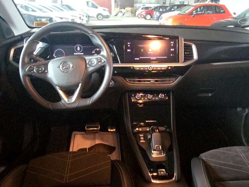 Fahrzeugabbildung Grandland X GS 1.2T Automatik Navi Bild 12 von 19