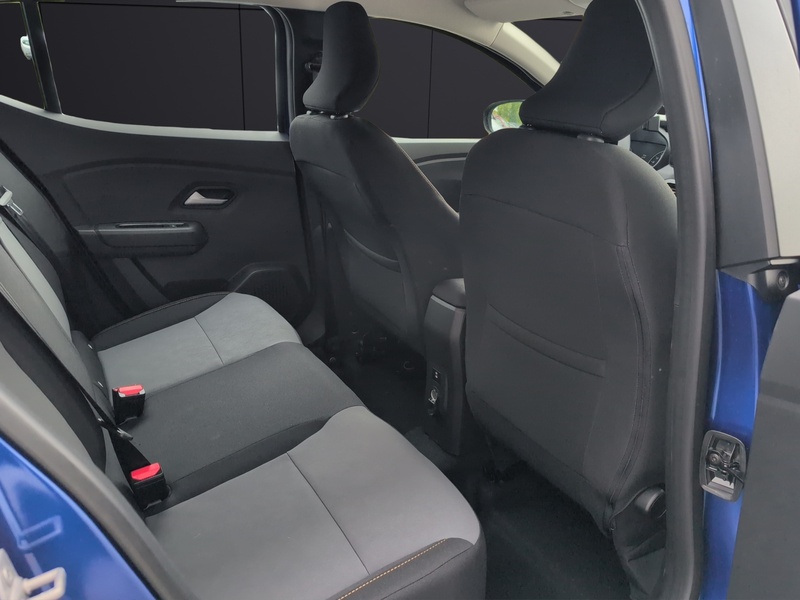 Fahrzeugabbildung Sandero Automatik Sitzheizung Navi Rückfahrkamera Bild 7 von 15