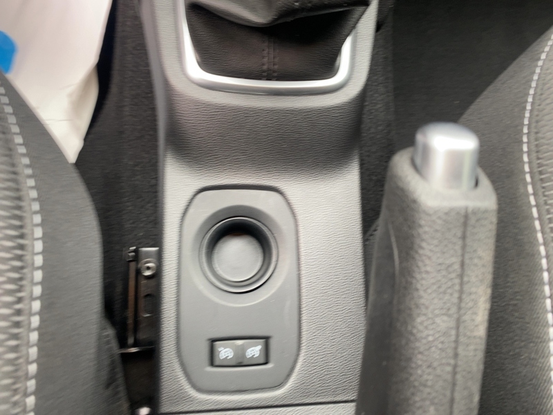Fahrzeugabbildung Duster Comfort SCe 115 2WD Bild 16 von 19