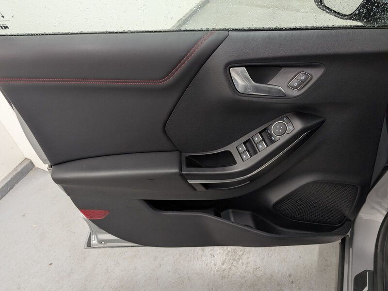 Fahrzeugabbildung Puma 1.0 EcoBoost MHEV ST-Line X Schiebedach Bild 40 von 42