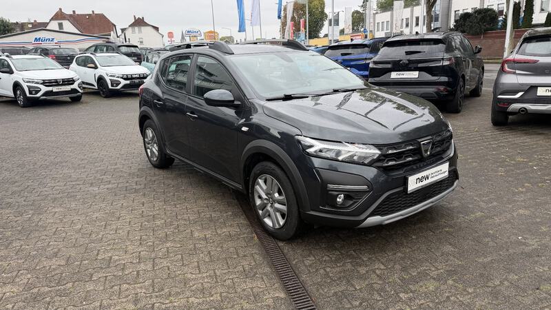 Fahrzeugabbildung Sandero Stepway Comfort TCe 90 Bild 2 von 13