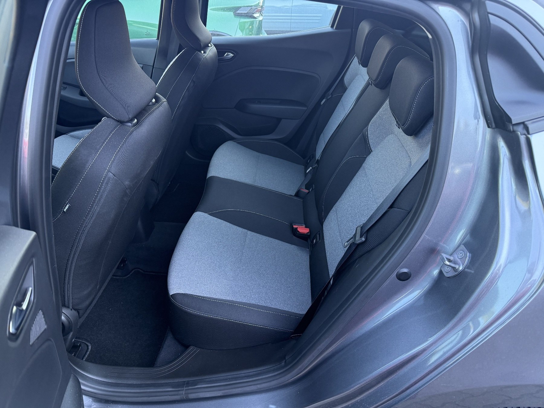 Renault Clio – Bild 12