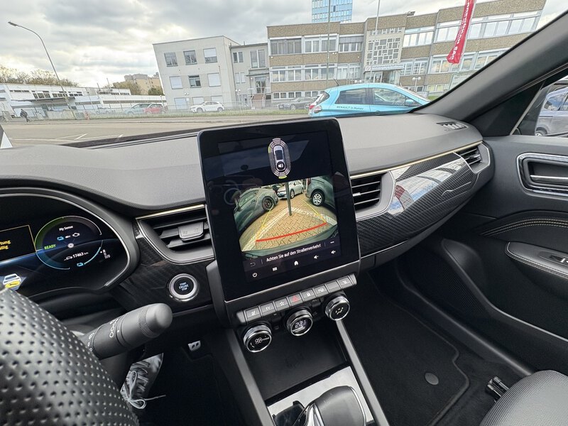 Fahrzeugabbildung Arkana E-Tech Hybrid TCe 145 Engineered Bild 15 von 18