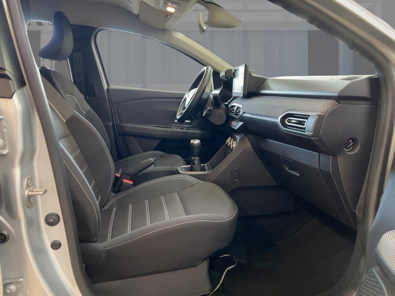 Fahrzeugabbildung Sandero PDC KLIMA keyless-Go Bild 8 von 23