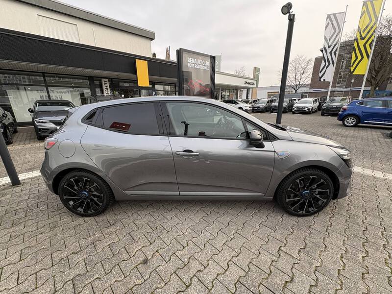 Fahrzeugabbildung Clio V 1.6 E-TECH Hybrid 145 Esprit Alpine Bild 3 von 18